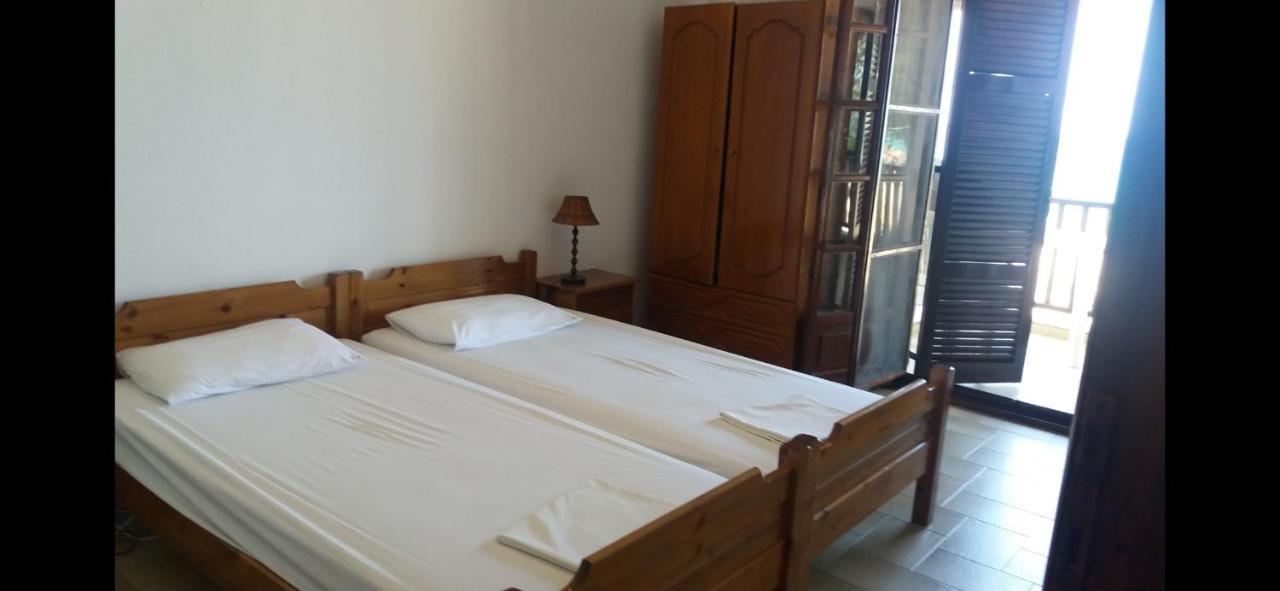 House Kosmas On The Beach Sarti Bagian luar foto