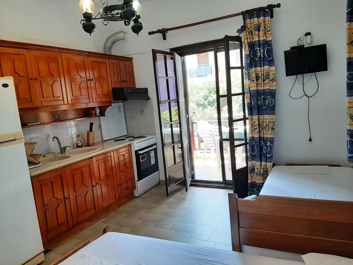 House Kosmas On The Beach Sarti Bagian luar foto