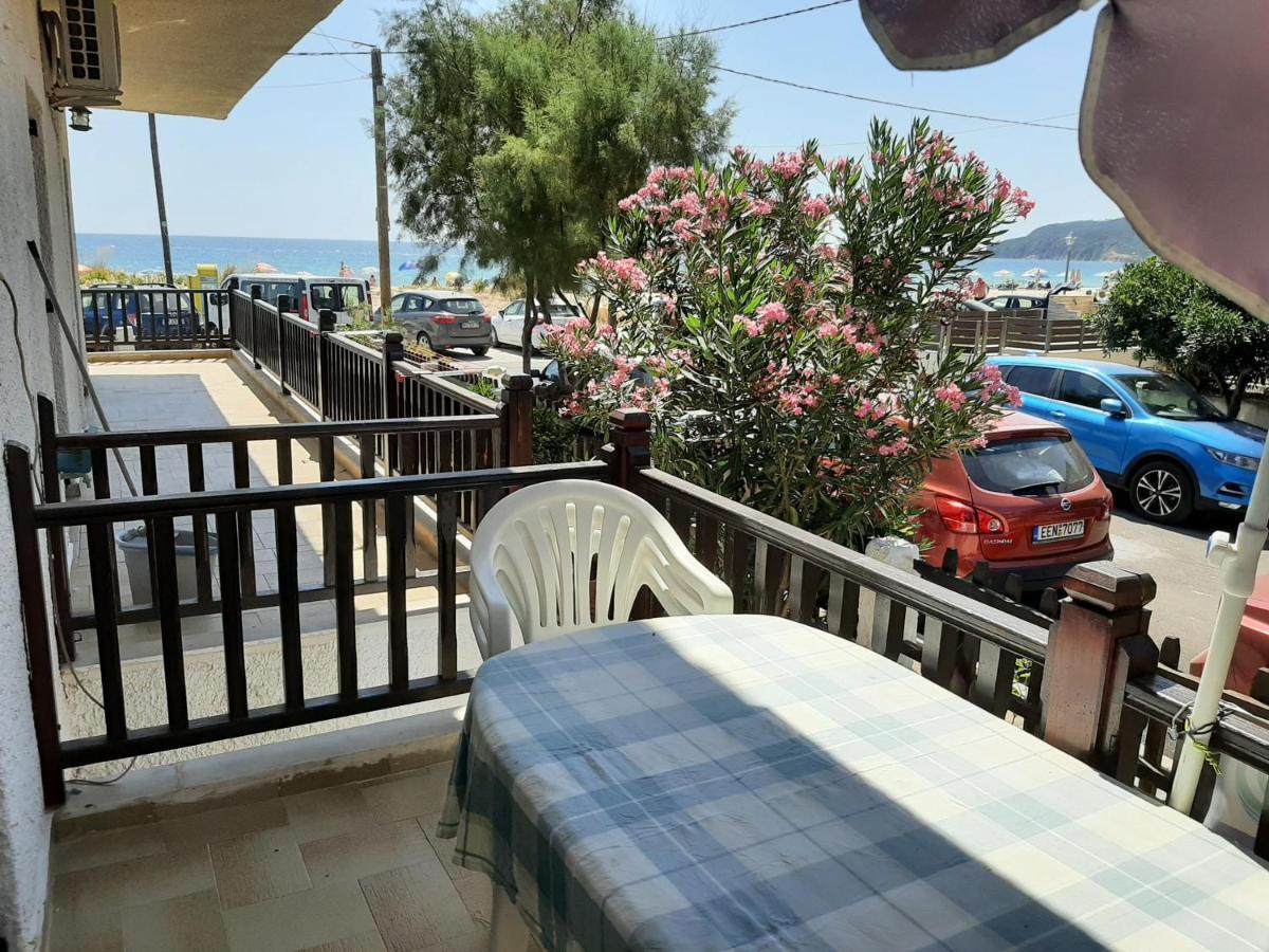 House Kosmas On The Beach Sarti Bagian luar foto