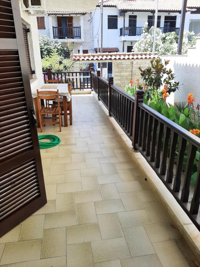 House Kosmas On The Beach Sarti Bagian luar foto